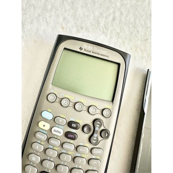 TI-89 Titanium TEXAS INSTRUMENTS - Picture 5 of 5
